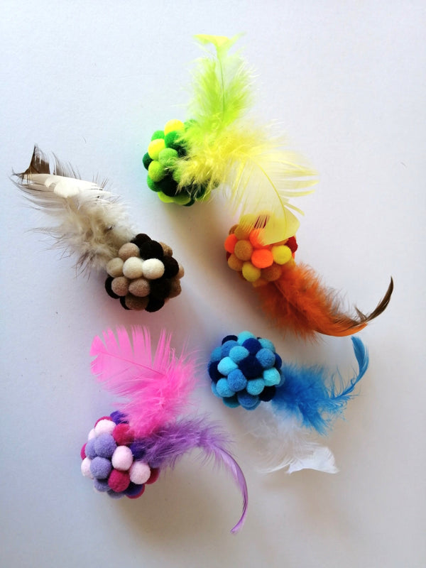 aCtB Cat Soft Ball with Feathers